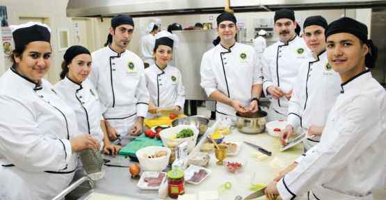 http://www.gastronomi.com.tr/images/haberler/beykent_universitesinde_gencler_mutfaga_girdi_h1074.jpg